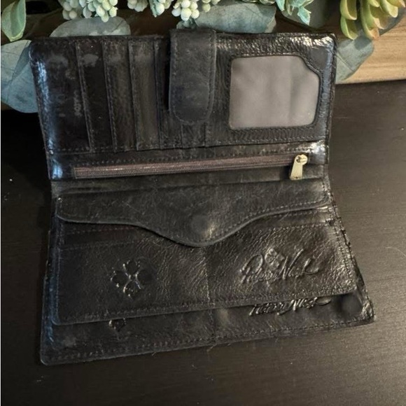 Patricia Nash Black and Cream Newspaper Print Wallet - Picture 4 of 4